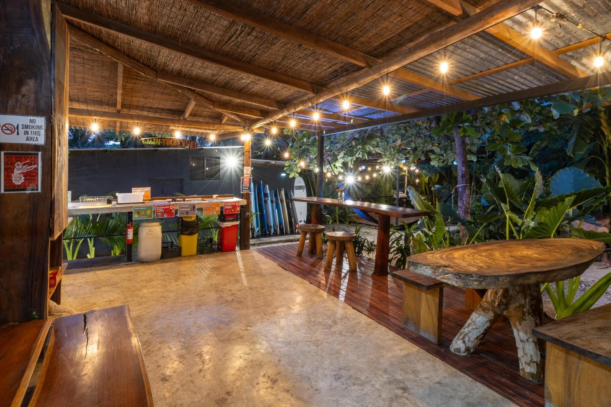 Akih Pods Hostel Playa Santa Teresa  Zewnętrze zdjęcie